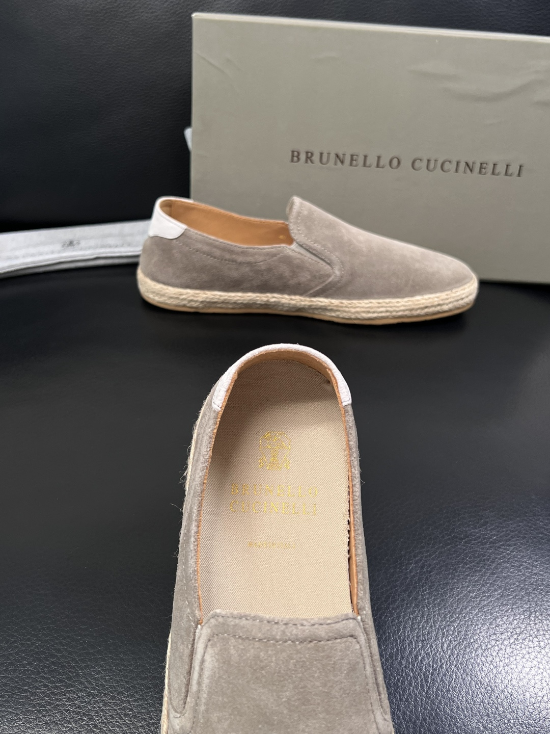 Brunello Cucinelli  高品质 顶级工艺品  BC  专柜同步原厂配置，意大利进口牛皮面