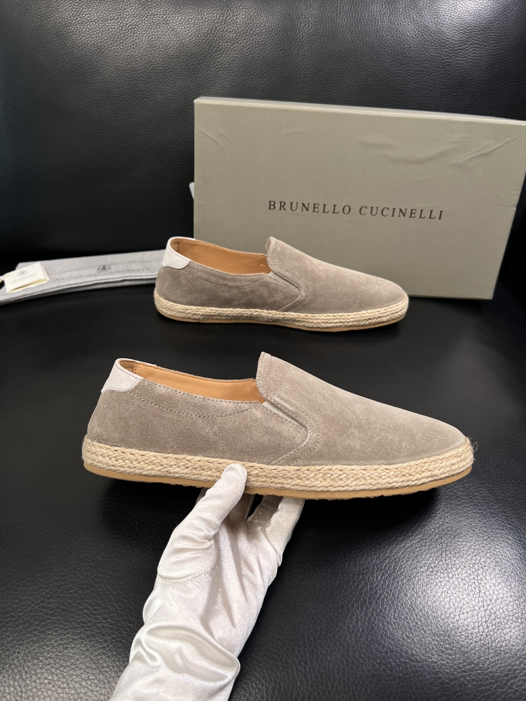 Brunello Cucinelli  高品质 顶级工艺品  BC  专柜同步原厂配置，意大利进口牛皮面