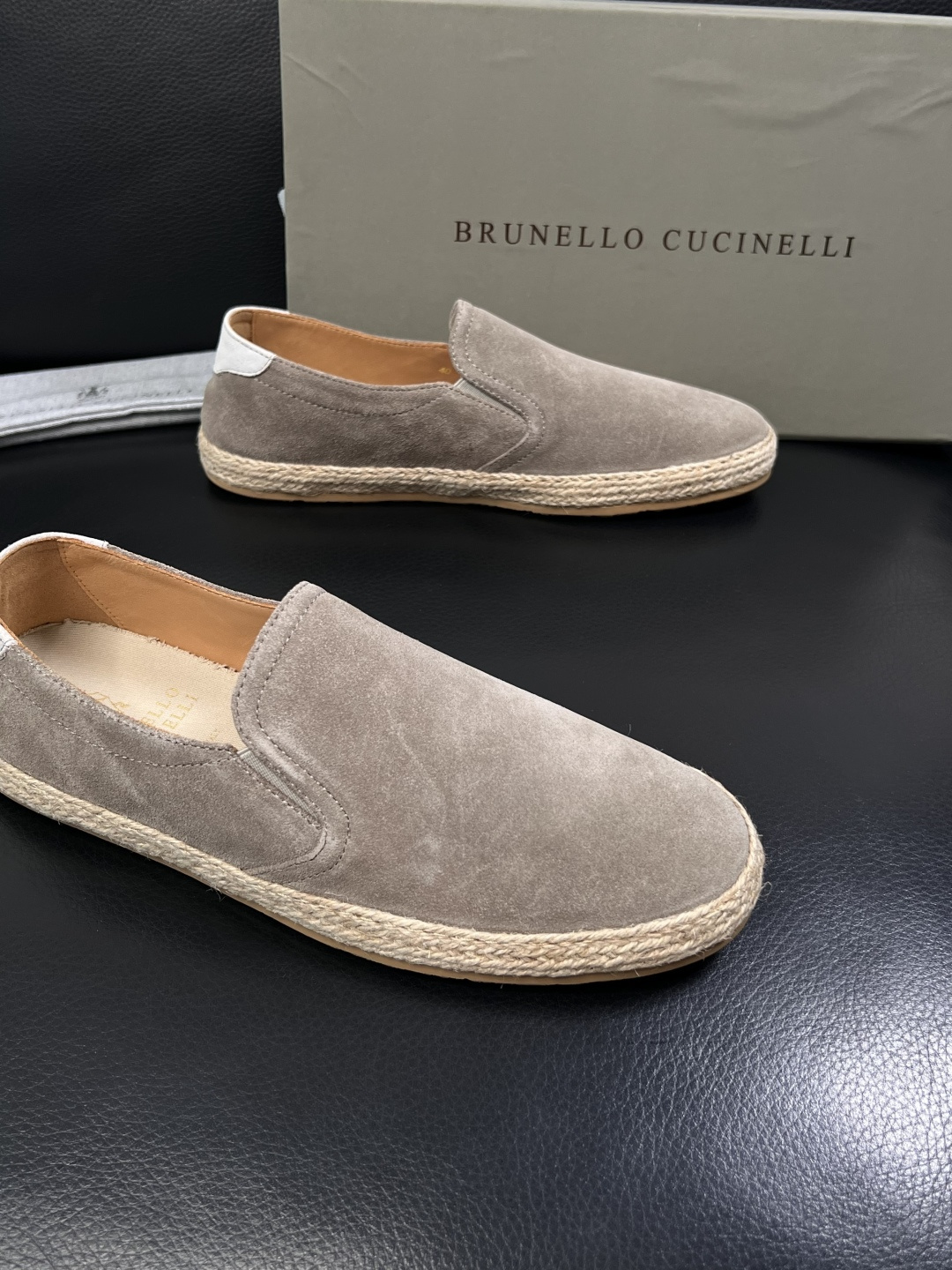 Brunello Cucinelli  高品质 顶级工艺品  BC  专柜同步原厂配置，意大利进口牛皮面