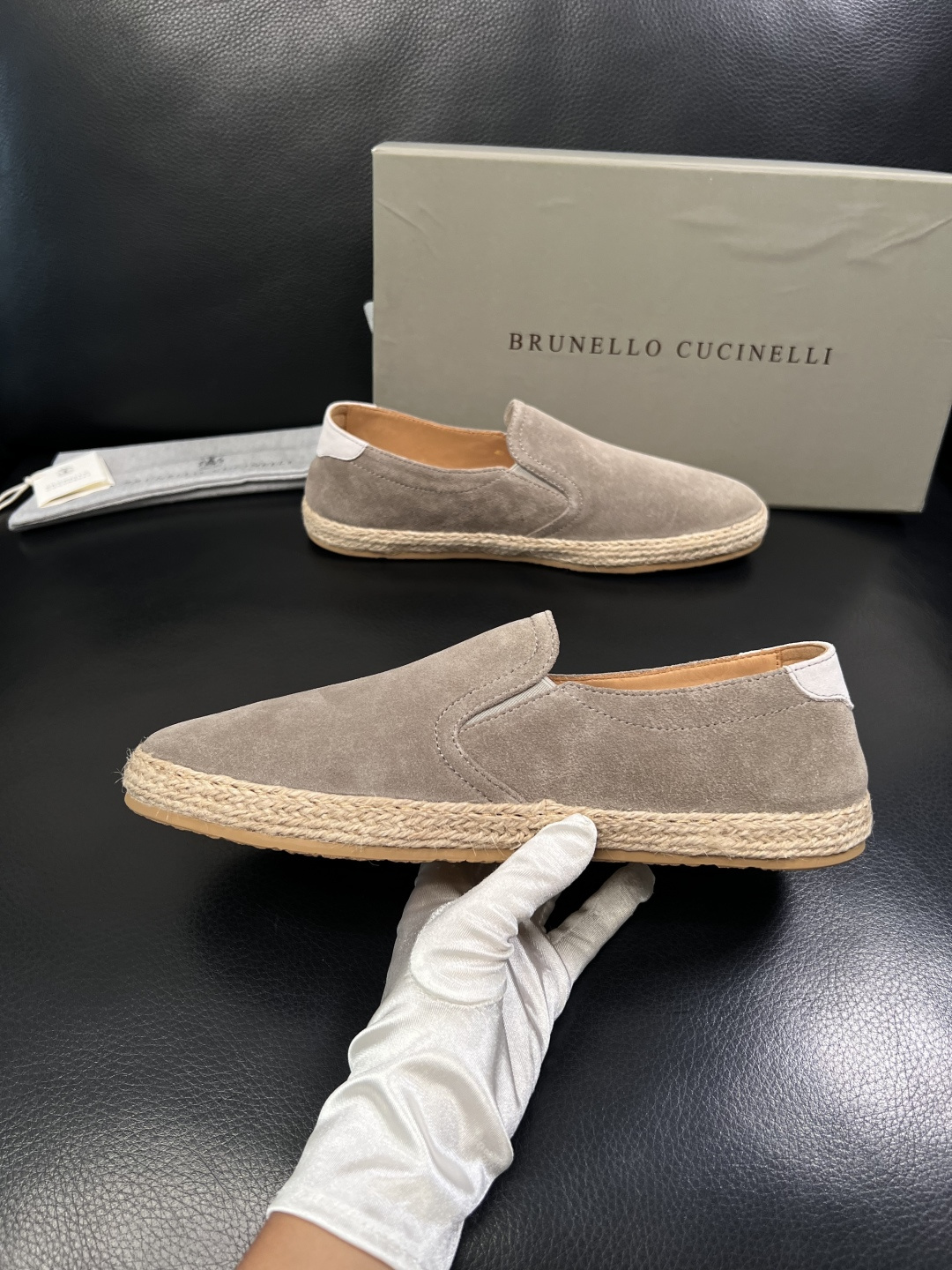 Brunello Cucinelli  高品质 顶级工艺品  BC  专柜同步原厂配置，意大利进口牛皮面
