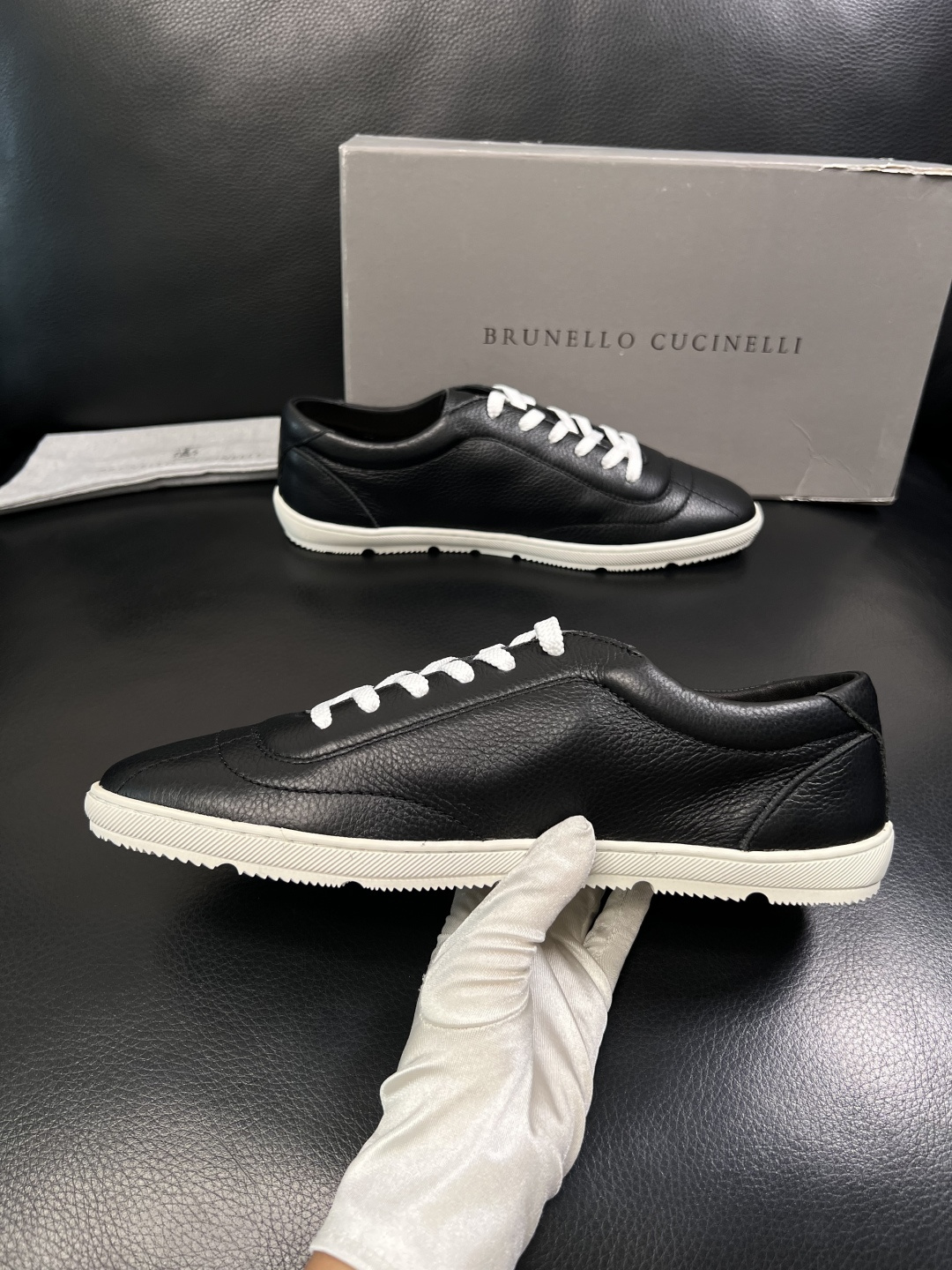 Brunello Cucinelli  高品质 顶级工艺品  BC  专柜同步原厂配置，意大利进口牛皮面
