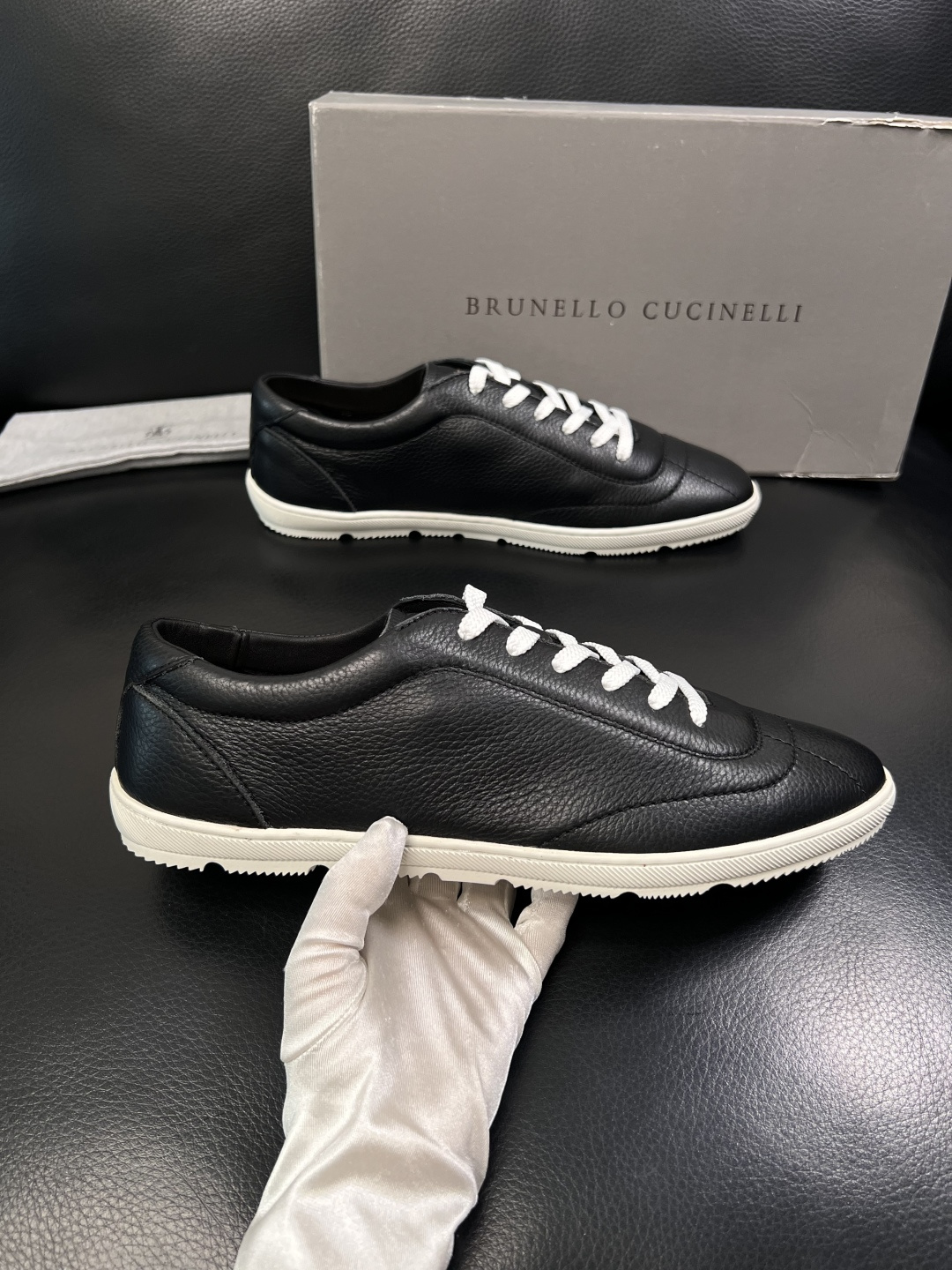 Brunello Cucinelli  高品质 顶级工艺品  BC  专柜同步原厂配置，意大利进口牛皮面