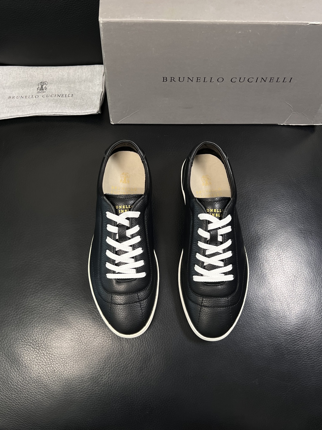 Brunello Cucinelli  高品质 顶级工艺品  BC  专柜同步原厂配置，意大利进口牛皮面
