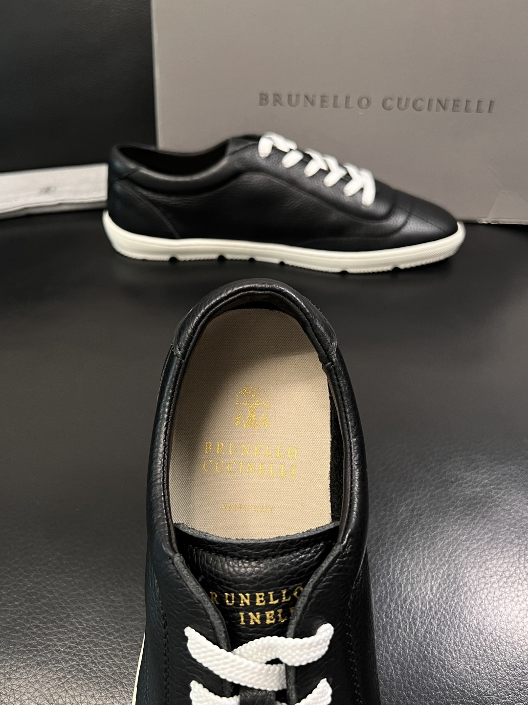 Brunello Cucinelli  高品质 顶级工艺品  BC  专柜同步原厂配置，意大利进口牛皮面