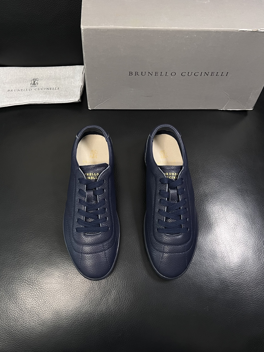 Brunello Cucinelli  高品质 顶级工艺品  BC  专柜同步原厂配置，意大利进口牛皮面