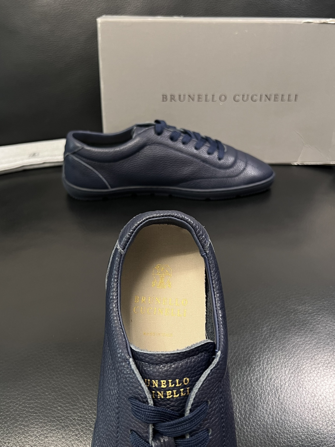 Brunello Cucinelli  高品质 顶级工艺品  BC  专柜同步原厂配置，意大利进口牛皮面