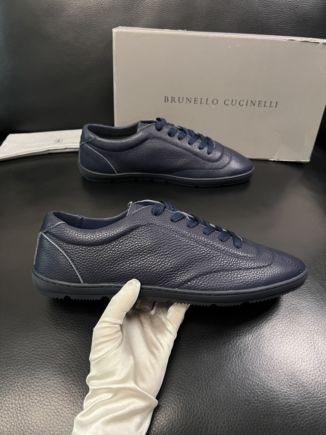 Brunello Cucinelli  高品质 顶级工艺品  BC  专柜同步原厂配置，意大利进口牛皮面