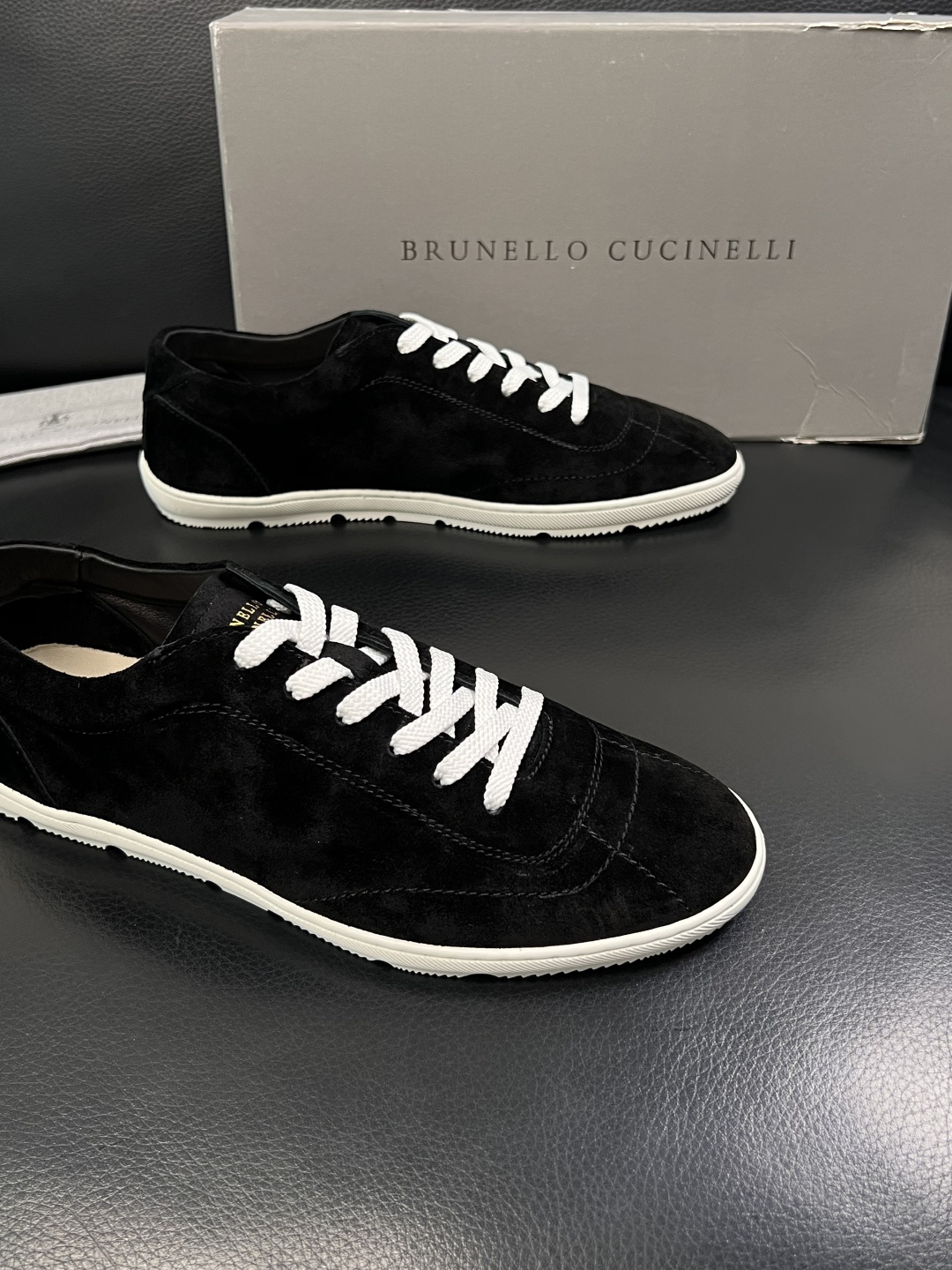Brunello Cucinelli  高品质 顶级工艺品  BC  专柜同步原厂配置，意大利进口牛皮面