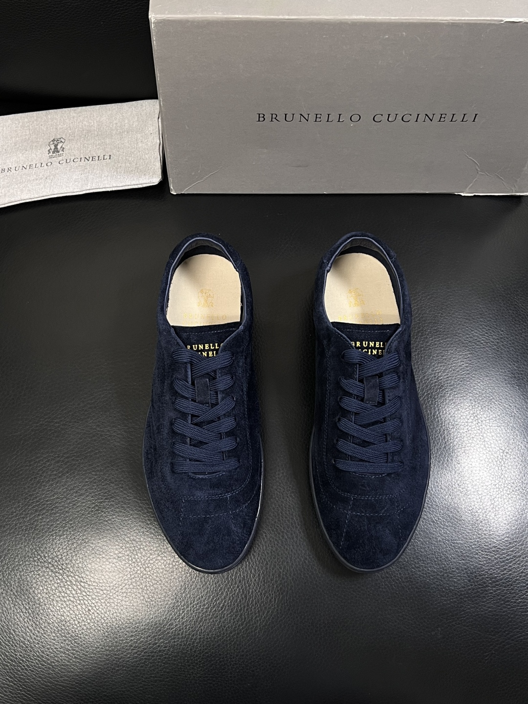 Brunello Cucinelli  高品质 顶级工艺品  BC  专柜同步原厂配置，意大利进口牛皮面