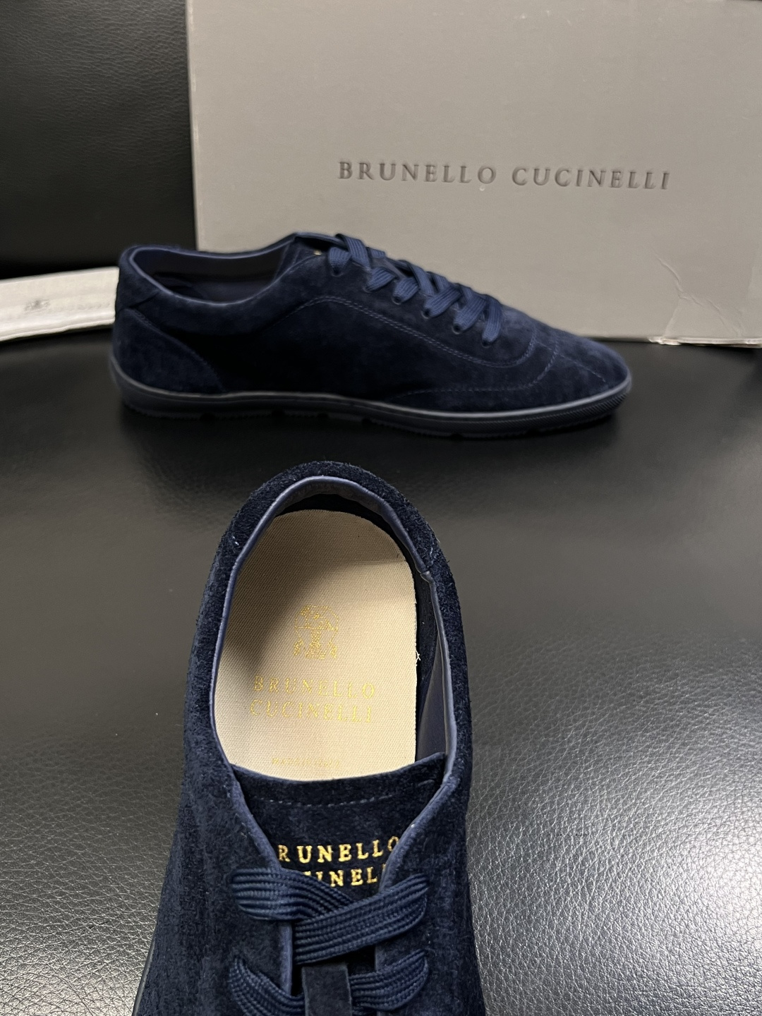 Brunello Cucinelli  高品质 顶级工艺品  BC  专柜同步原厂配置，意大利进口牛皮面