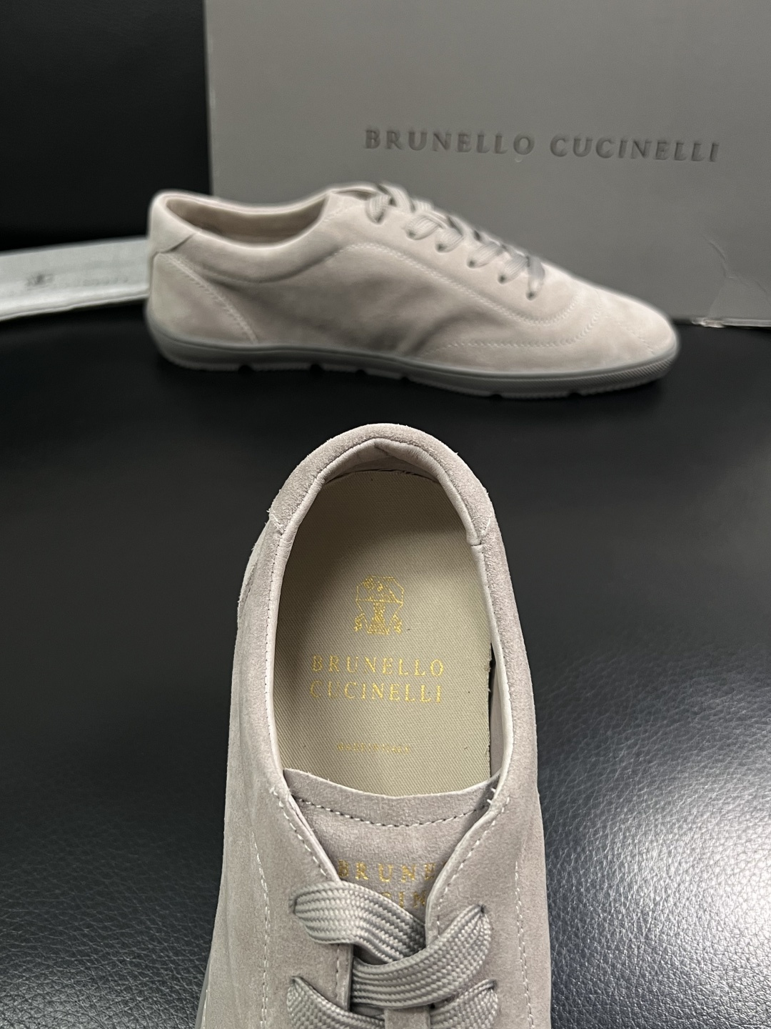 Brunello Cucinelli  高品质 顶级工艺品  BC  专柜同步原厂配置，意大利进口牛皮面
