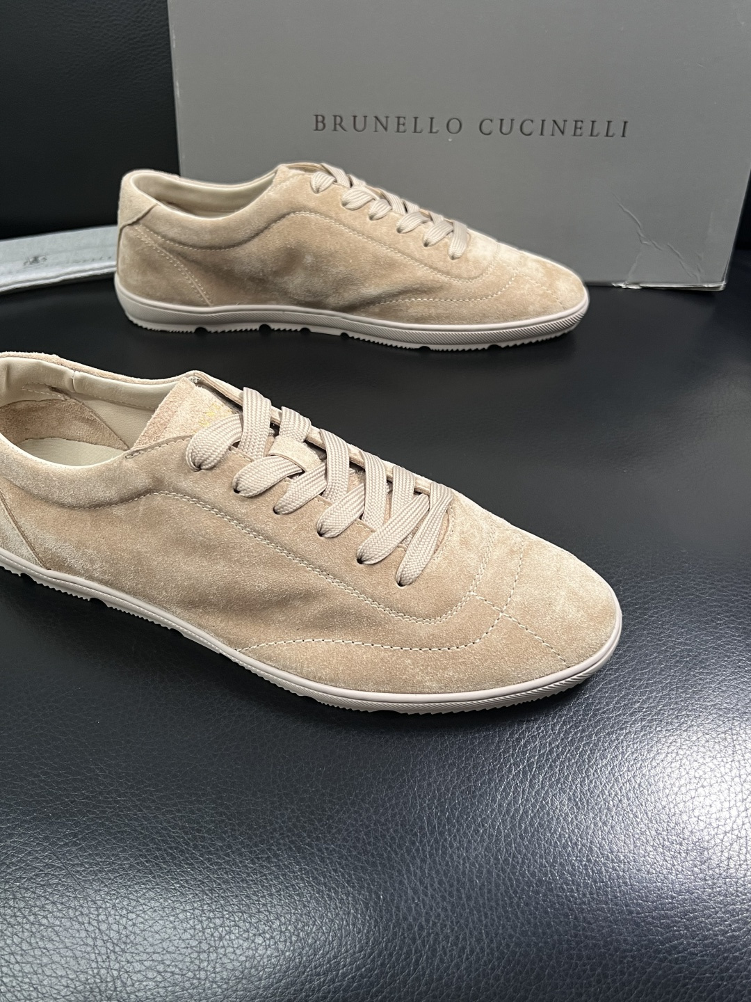Brunello Cucinelli  高品质 顶级工艺品  BC  专柜同步原厂配置，意大利进口牛皮面