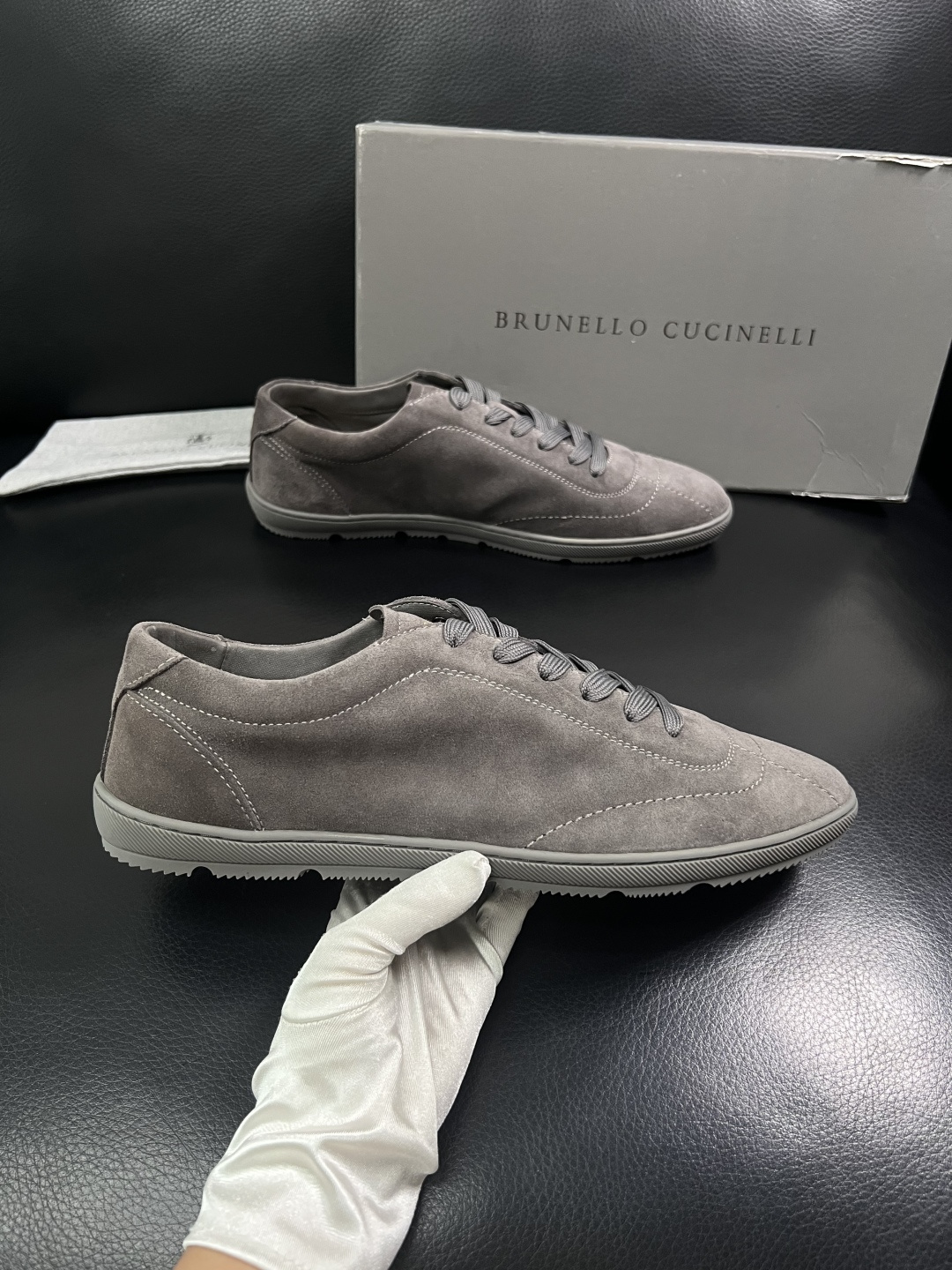 Brunello Cucinelli  高品质 顶级工艺品  BC  专柜同步原厂配置，意大利进口牛皮面