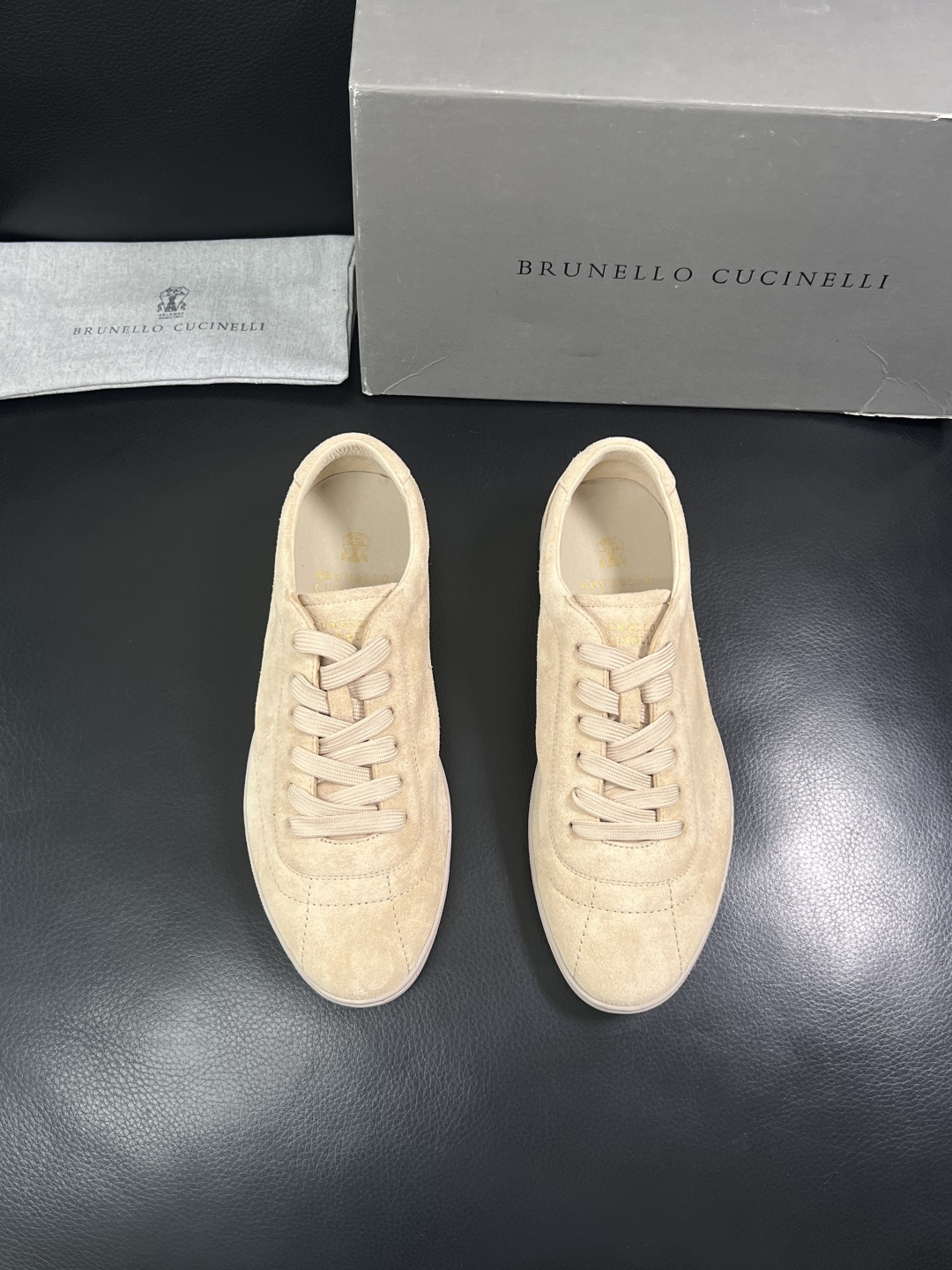 Brunello Cucinelli  高品质 顶级工艺品  BC  专柜同步原厂配置，意大利进口牛皮面