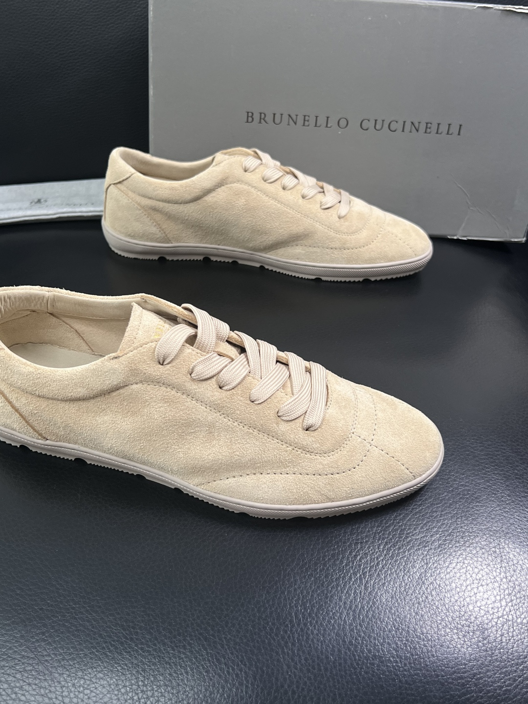 Brunello Cucinelli  高品质 顶级工艺品  BC  专柜同步原厂配置，意大利进口牛皮面