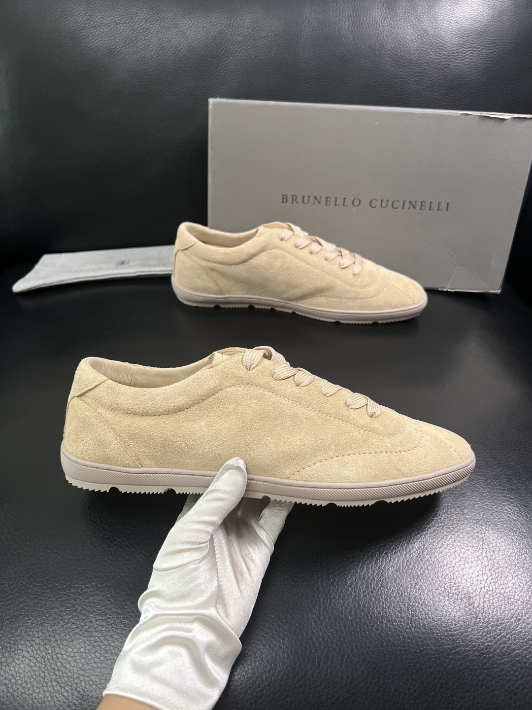 Brunello Cucinelli  高品质 顶级工艺品  BC  专柜同步原厂配置，意大利进口牛皮面