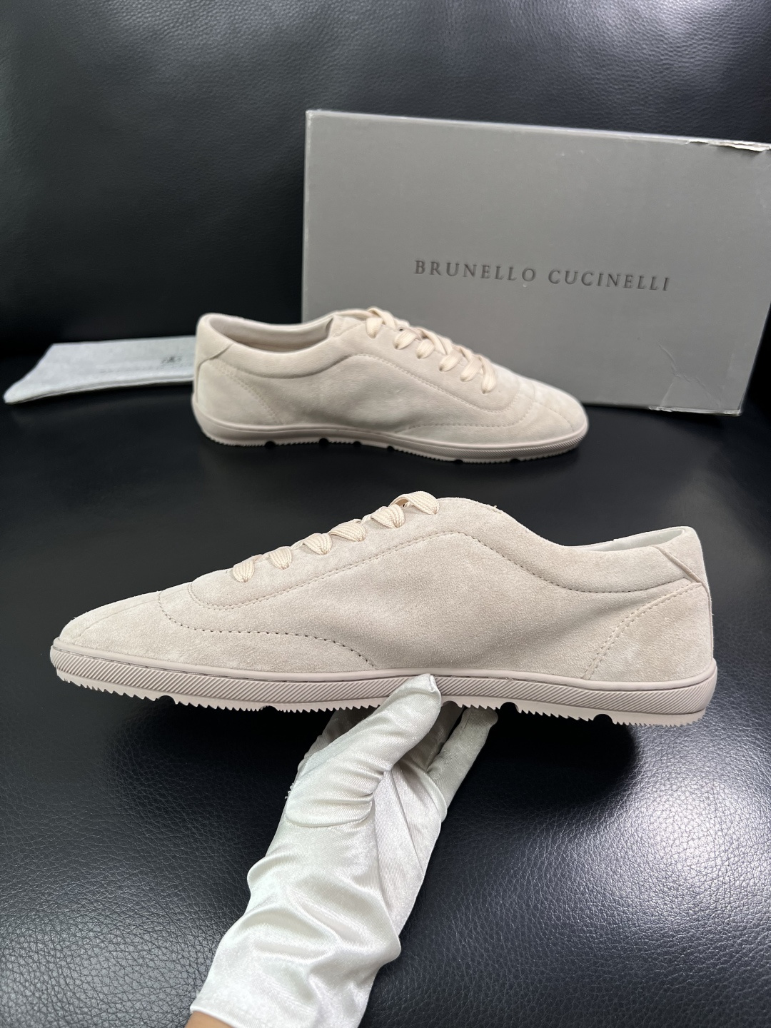 Brunello Cucinelli  高品质 顶级工艺品  BC  专柜同步原厂配置，意大利进口牛皮面