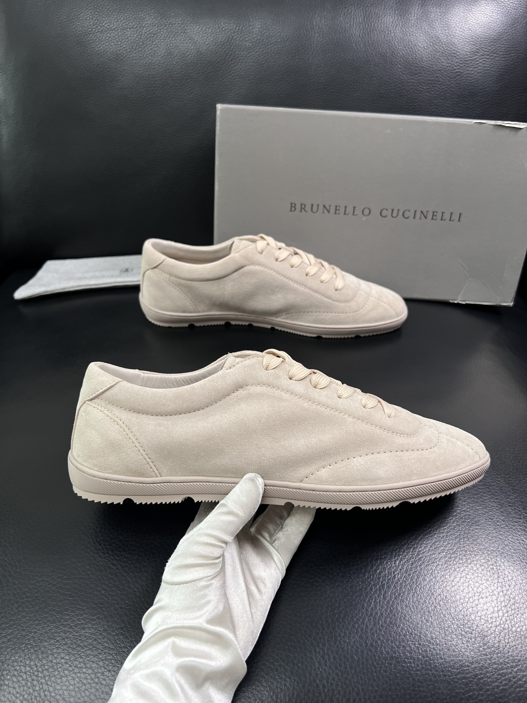 Brunello Cucinelli  高品质 顶级工艺品  BC  专柜同步原厂配置，意大利进口牛皮面