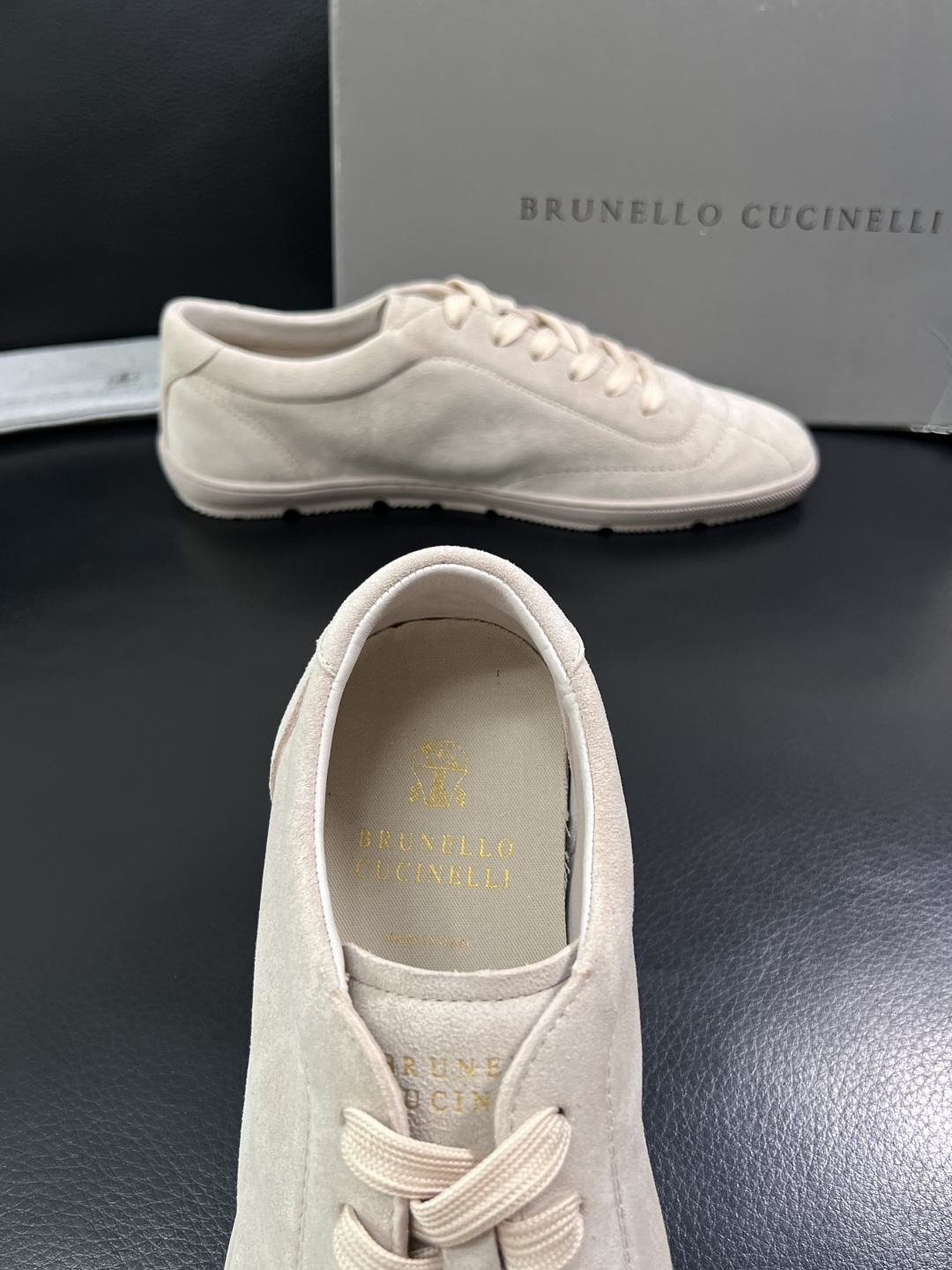 Brunello Cucinelli  高品质 顶级工艺品  BC  专柜同步原厂配置，意大利进口牛皮面