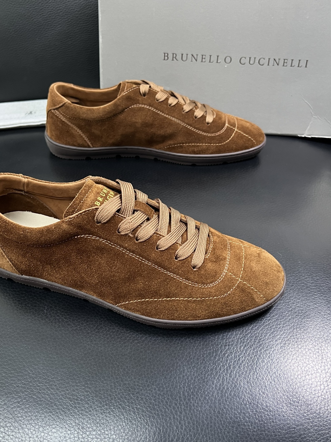 Brunello Cucinelli  高品质 顶级工艺品  BC  专柜同步原厂配置，意大利进口牛皮面