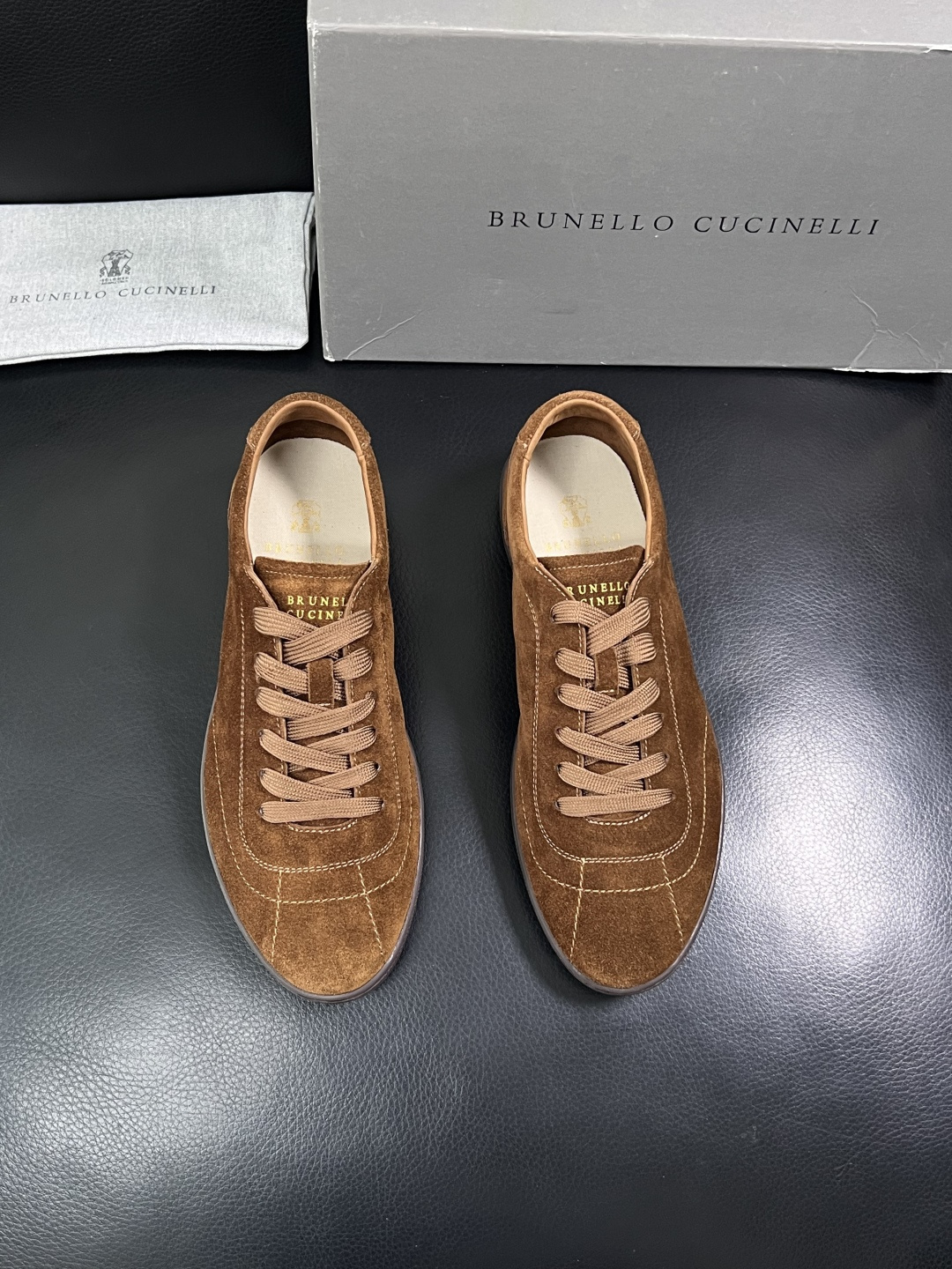 Brunello Cucinelli  高品质 顶级工艺品  BC  专柜同步原厂配置，意大利进口牛皮面