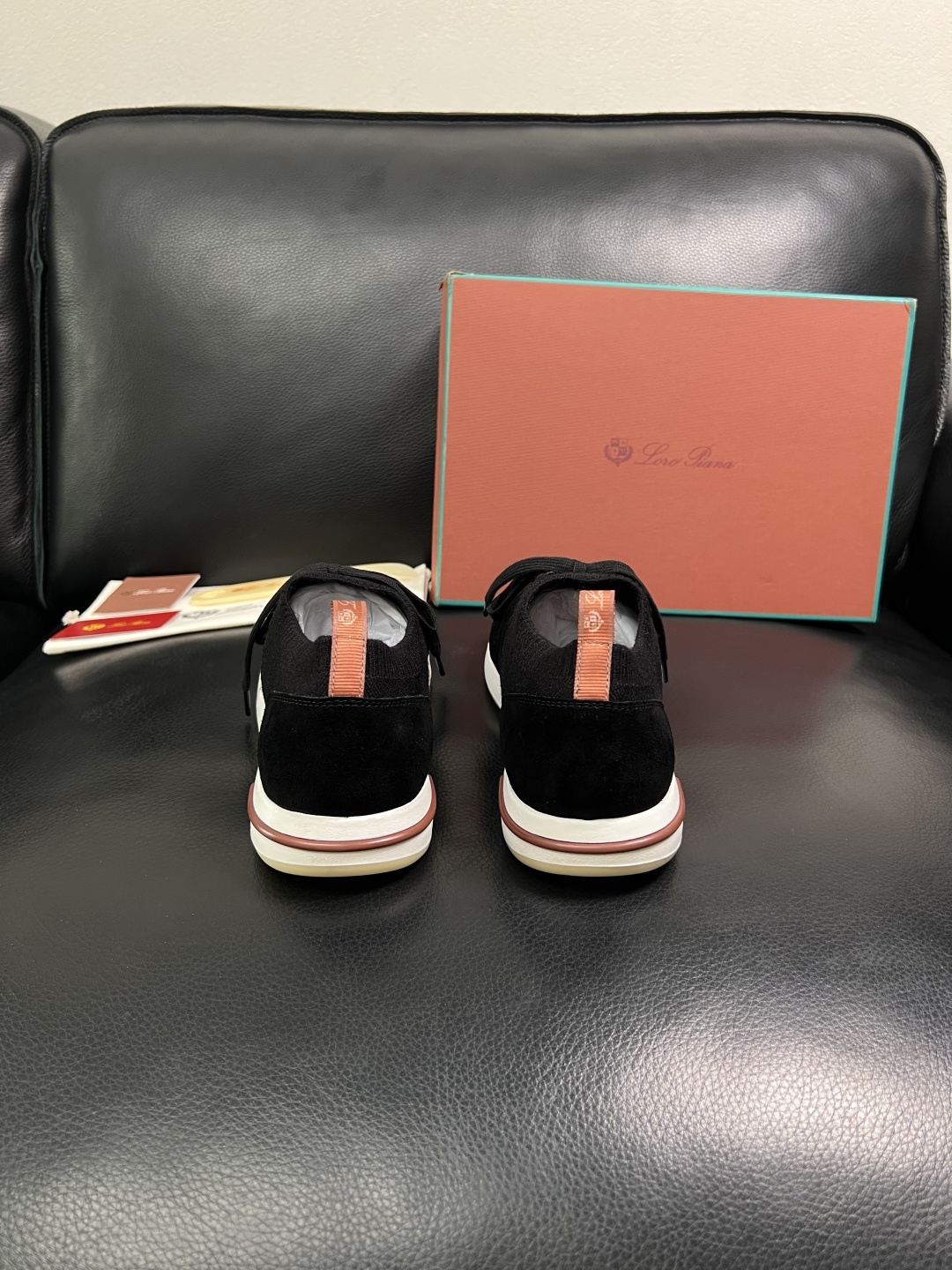 Loro Piana  高品质  顶级工艺品  诺悠翩雅  新品专柜同步原厂配置，鞋面意大利进口飞织牛皮