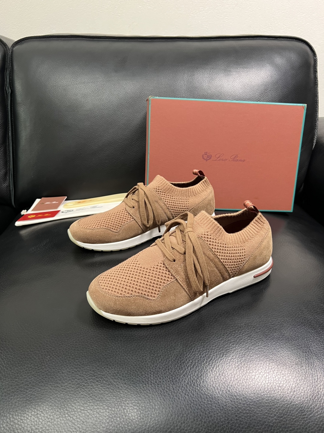 Loro Piana  高品质  顶级工艺品  诺悠翩雅  新品专柜同步原厂配置，鞋面意大利进口飞织牛皮