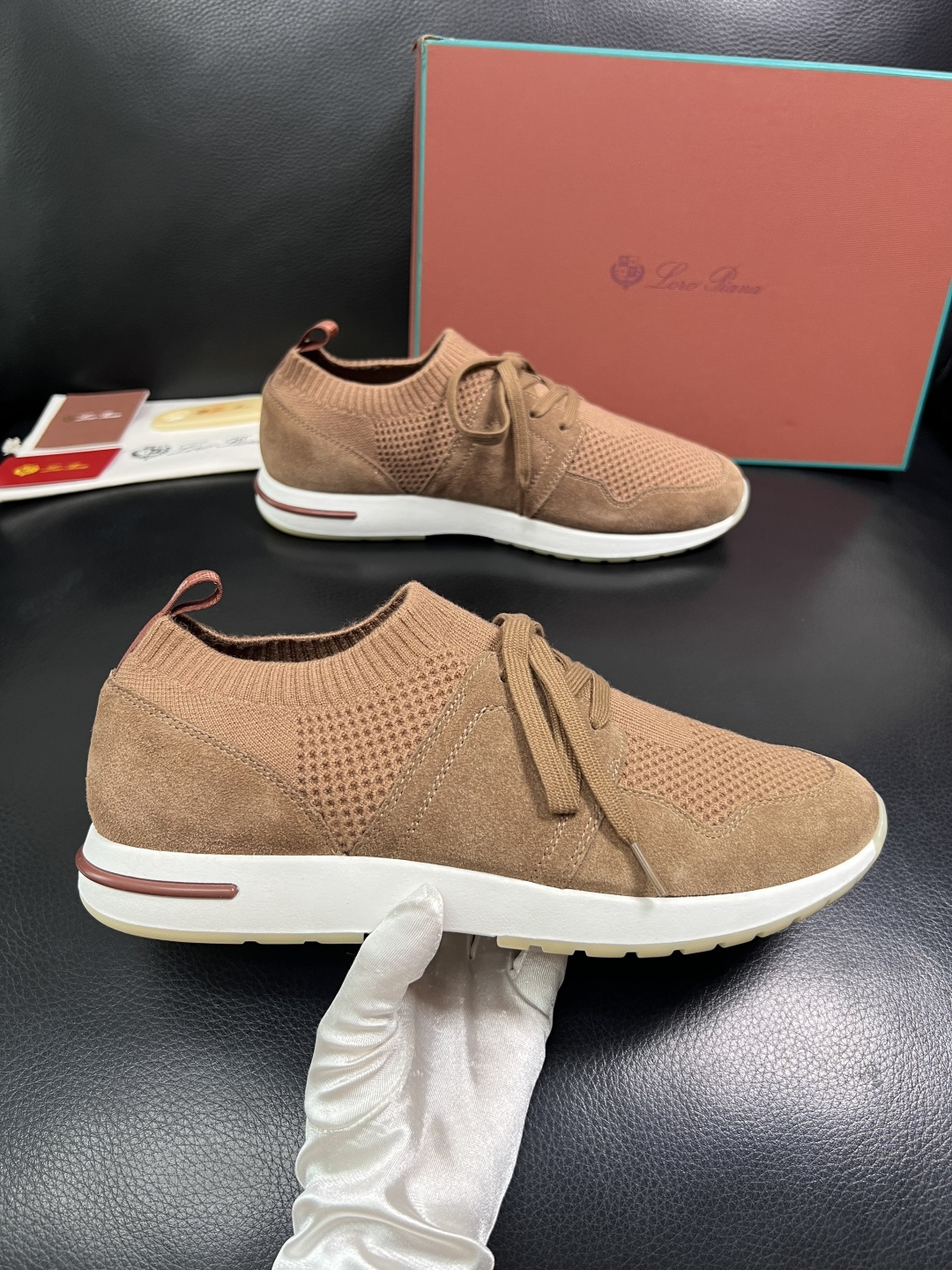 Loro Piana  高品质  顶级工艺品  诺悠翩雅  新品专柜同步原厂配置，鞋面意大利进口飞织牛皮