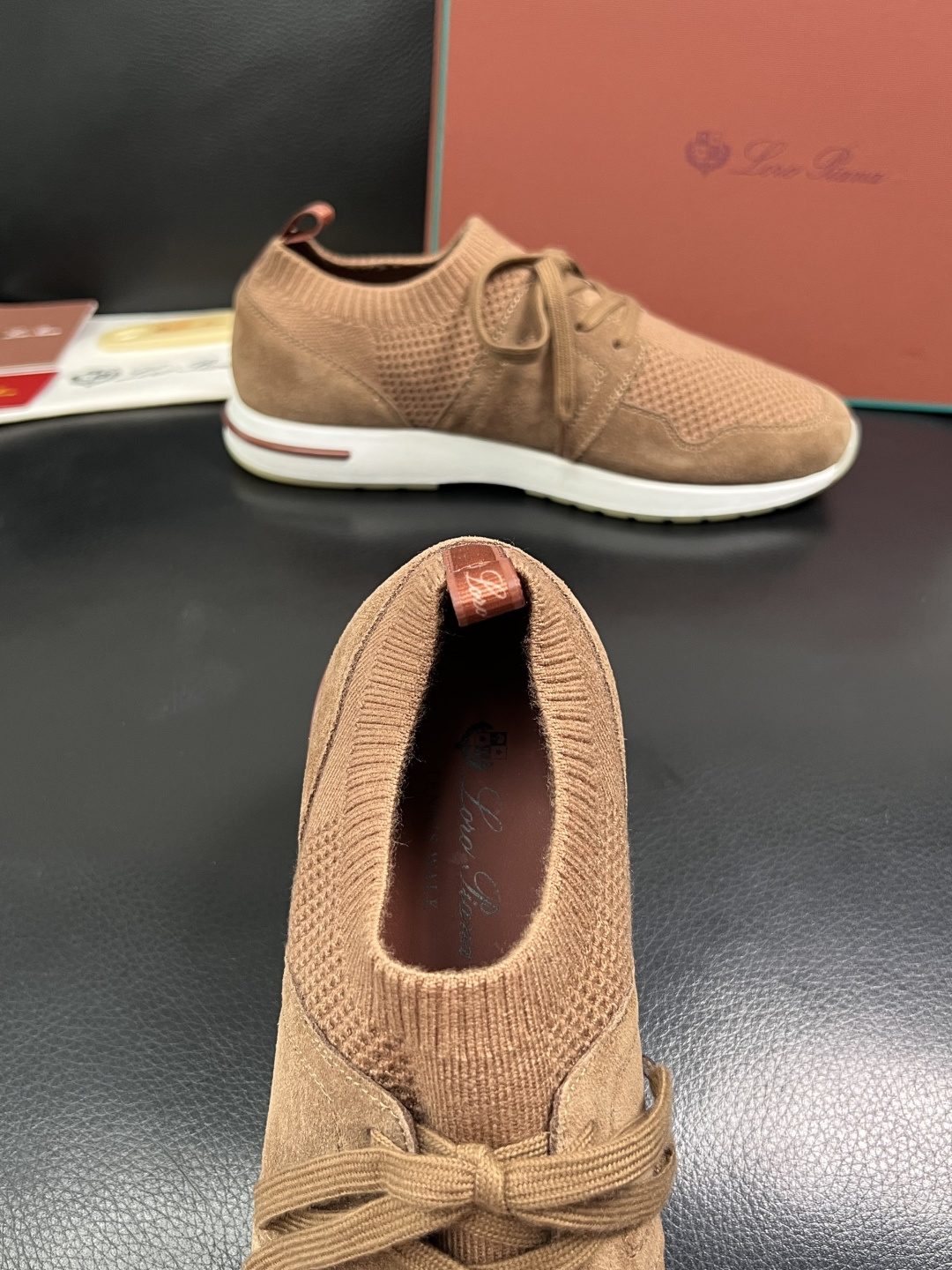 Loro Piana  高品质  顶级工艺品  诺悠翩雅  新品专柜同步原厂配置，鞋面意大利进口飞织牛皮