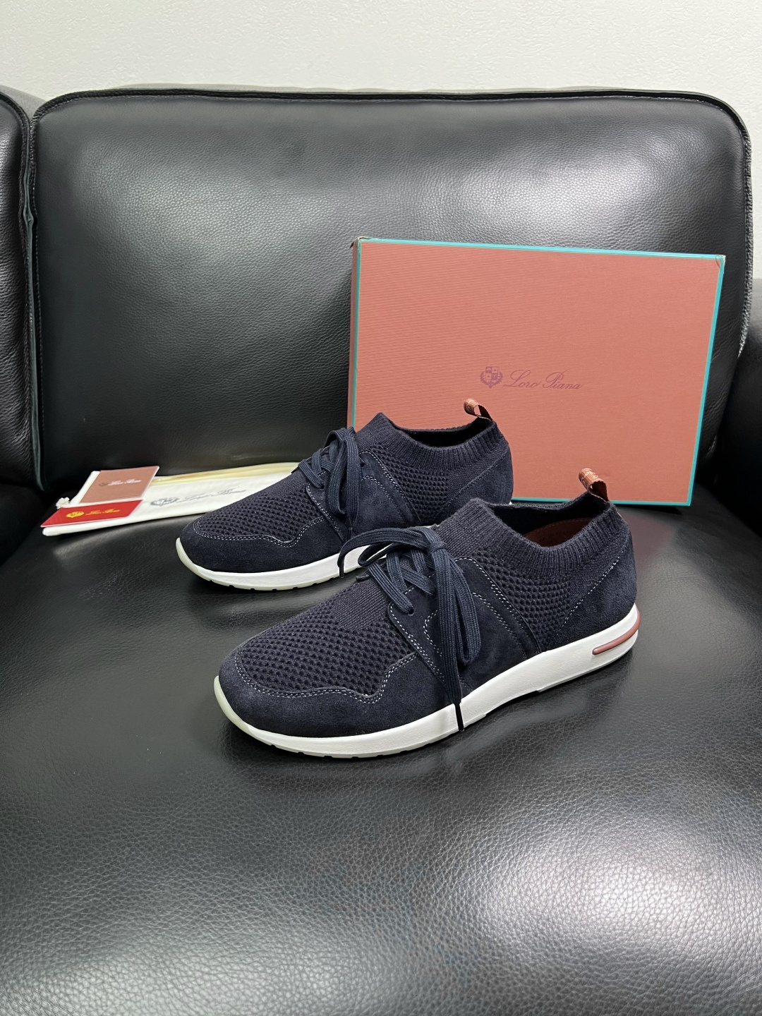 Loro Piana  高品质  顶级工艺品  诺悠翩雅  新品专柜同步原厂配置，鞋面意大利进口飞织牛皮