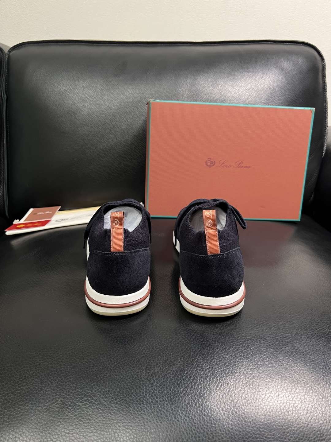 Loro Piana  高品质  顶级工艺品  诺悠翩雅  新品专柜同步原厂配置，鞋面意大利进口飞织牛皮