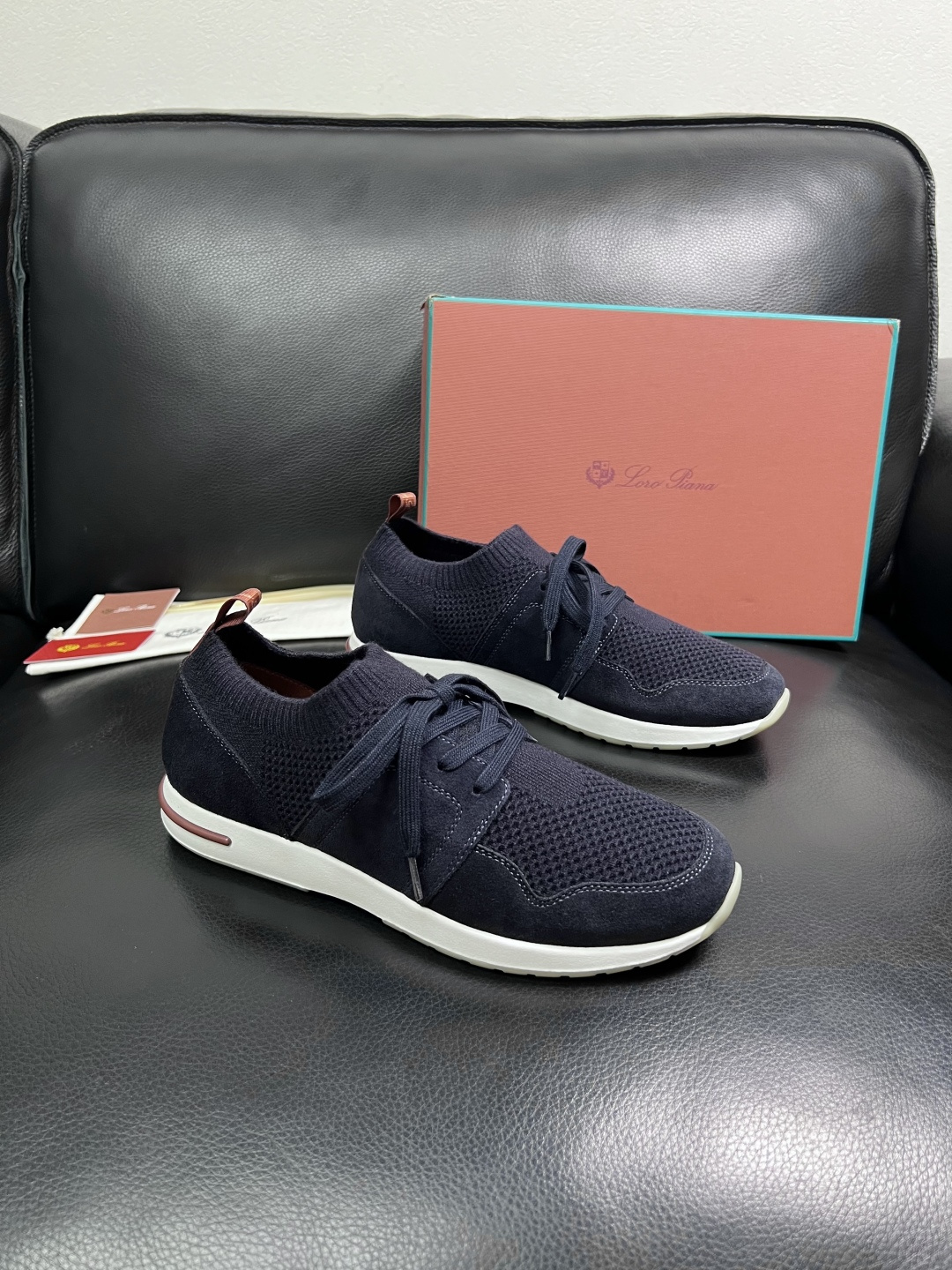 Loro Piana  高品质  顶级工艺品  诺悠翩雅  新品专柜同步原厂配置，鞋面意大利进口飞织牛皮