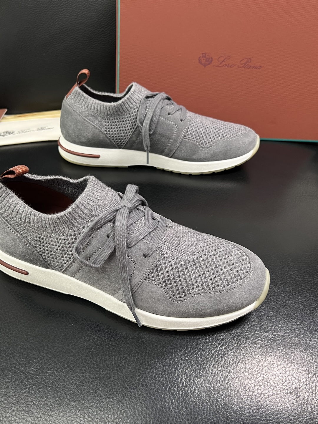 Loro Piana  高品质  顶级工艺品  诺悠翩雅  新品专柜同步原厂配置，鞋面意大利进口飞织牛皮