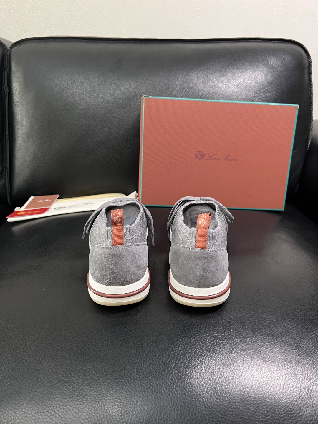 Loro Piana  高品质  顶级工艺品  诺悠翩雅  新品专柜同步原厂配置，鞋面意大利进口飞织牛皮