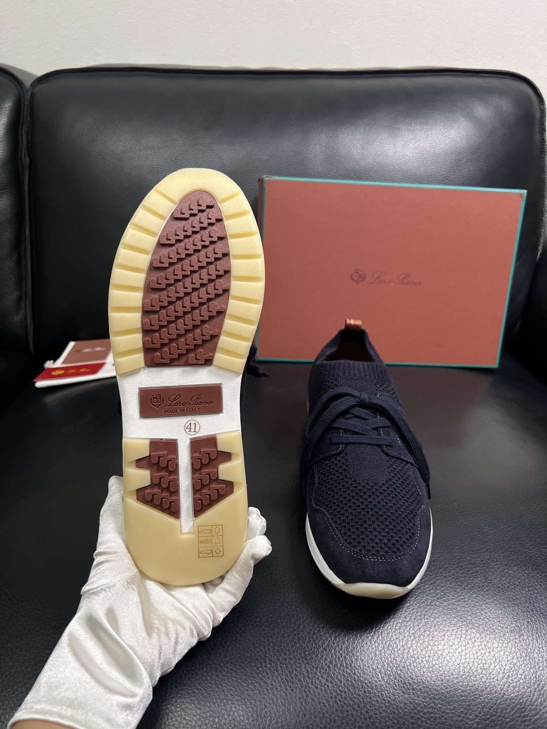 Loro Piana  高品质  顶级工艺品  诺悠翩雅  新品专柜同步原厂配置，鞋面意大利进口飞织牛皮
