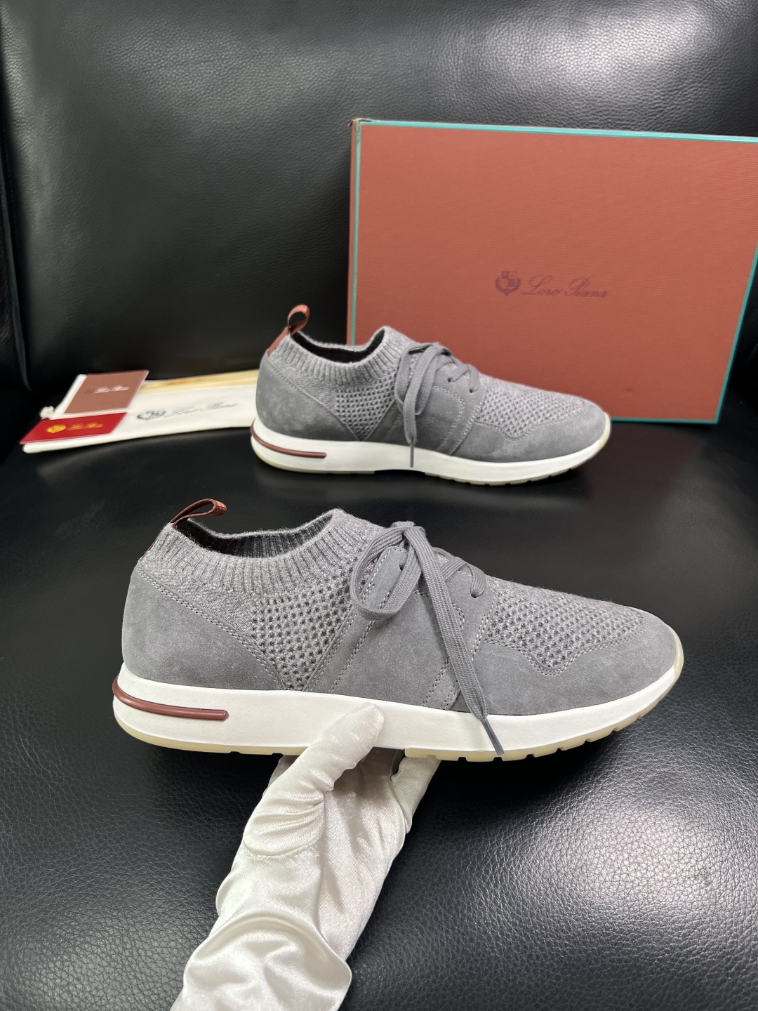 Loro Piana  高品质  顶级工艺品  诺悠翩雅  新品专柜同步原厂配置，鞋面意大利进口飞织牛皮