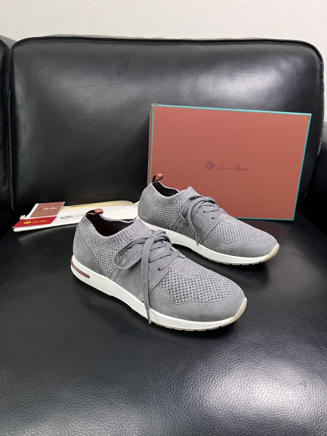 Loro Piana  高品质  顶级工艺品  诺悠翩雅  新品专柜同步原厂配置，鞋面意大利进口飞织牛皮