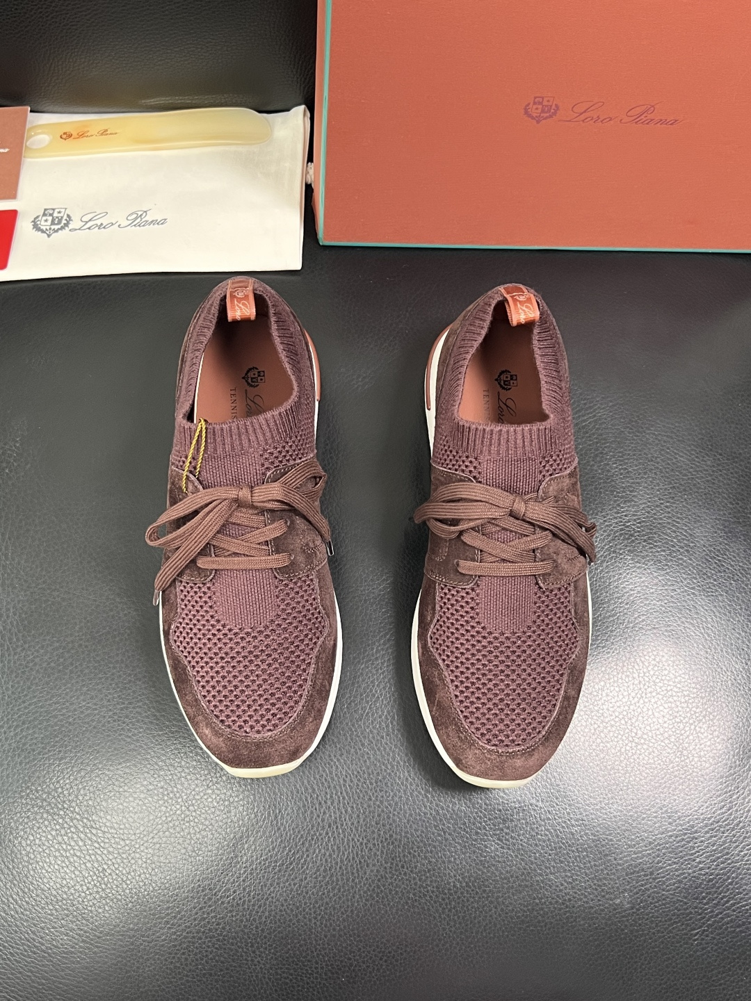Loro Piana  高品质  顶级工艺品  诺悠翩雅  新品专柜同步原厂配置，鞋面意大利进口飞织牛皮