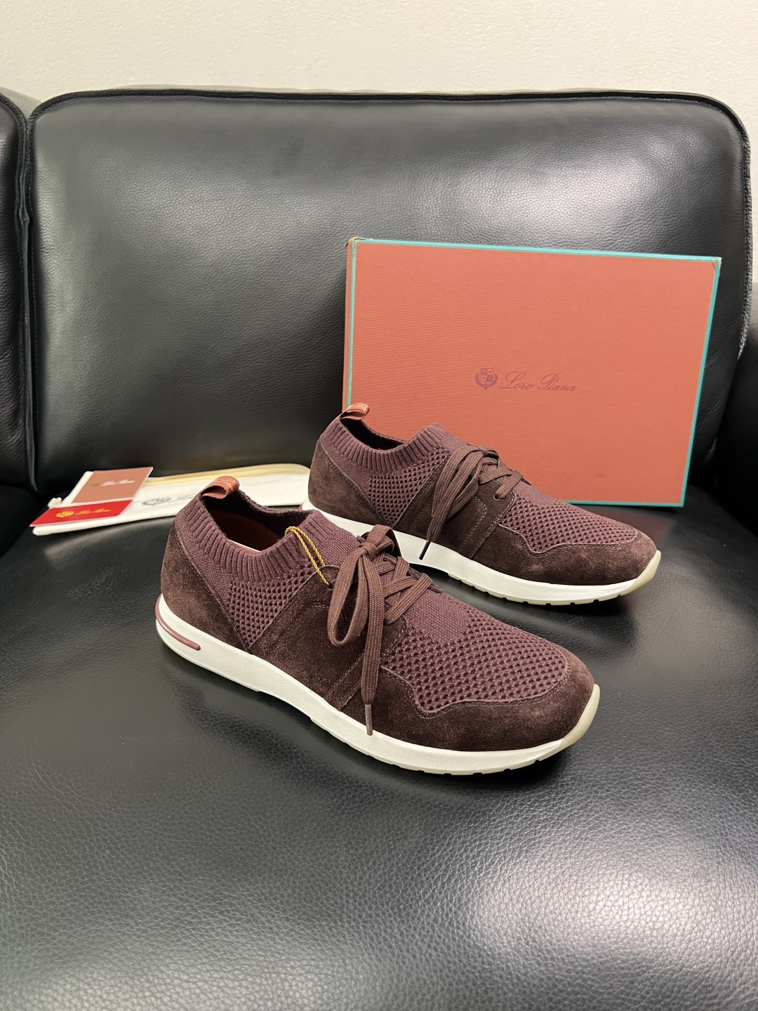 Loro Piana  高品质  顶级工艺品  诺悠翩雅  新品专柜同步原厂配置，鞋面意大利进口飞织牛皮