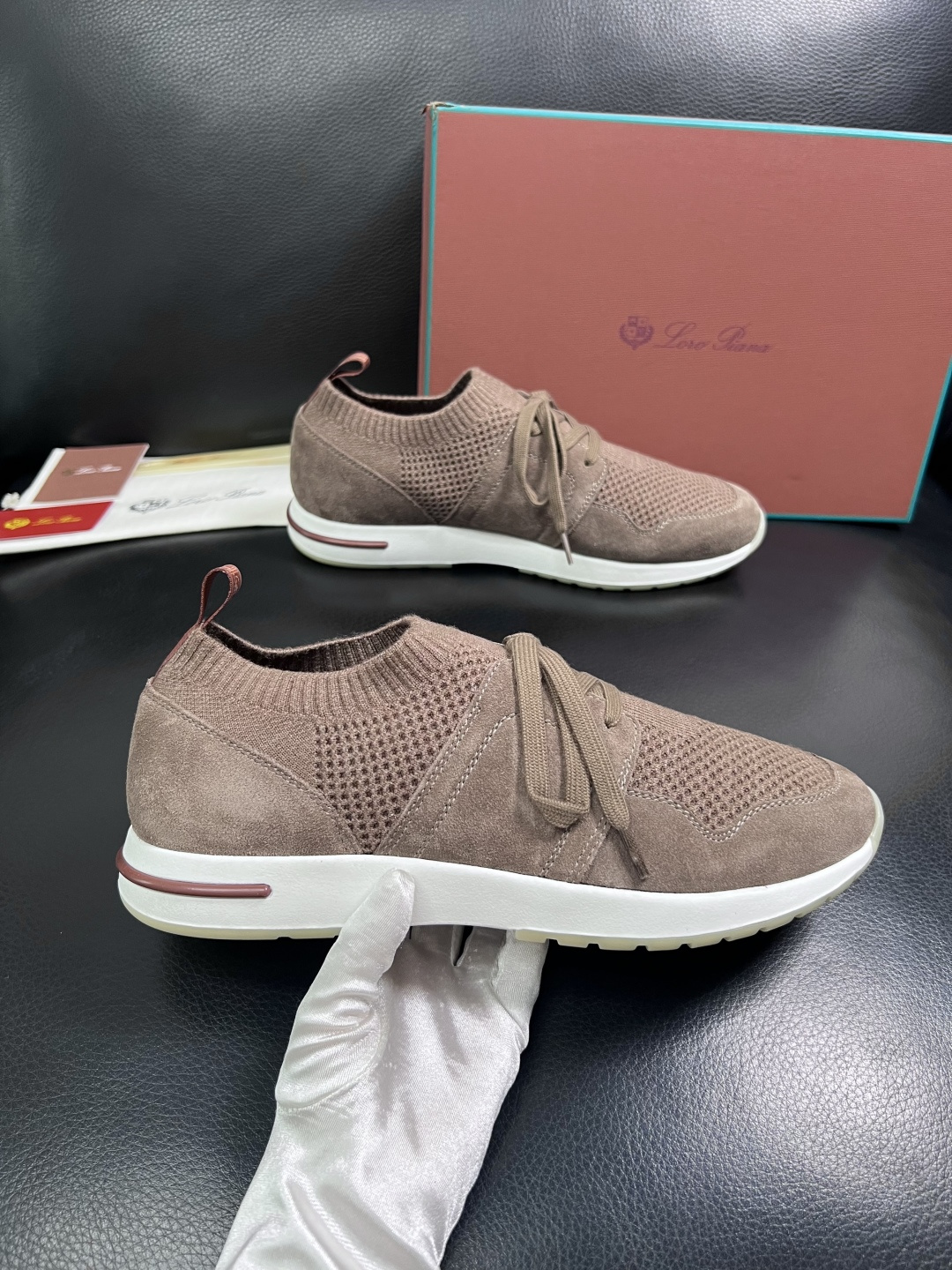Loro Piana  高品质  顶级工艺品  诺悠翩雅  新品专柜同步原厂配置，鞋面意大利进口飞织牛皮