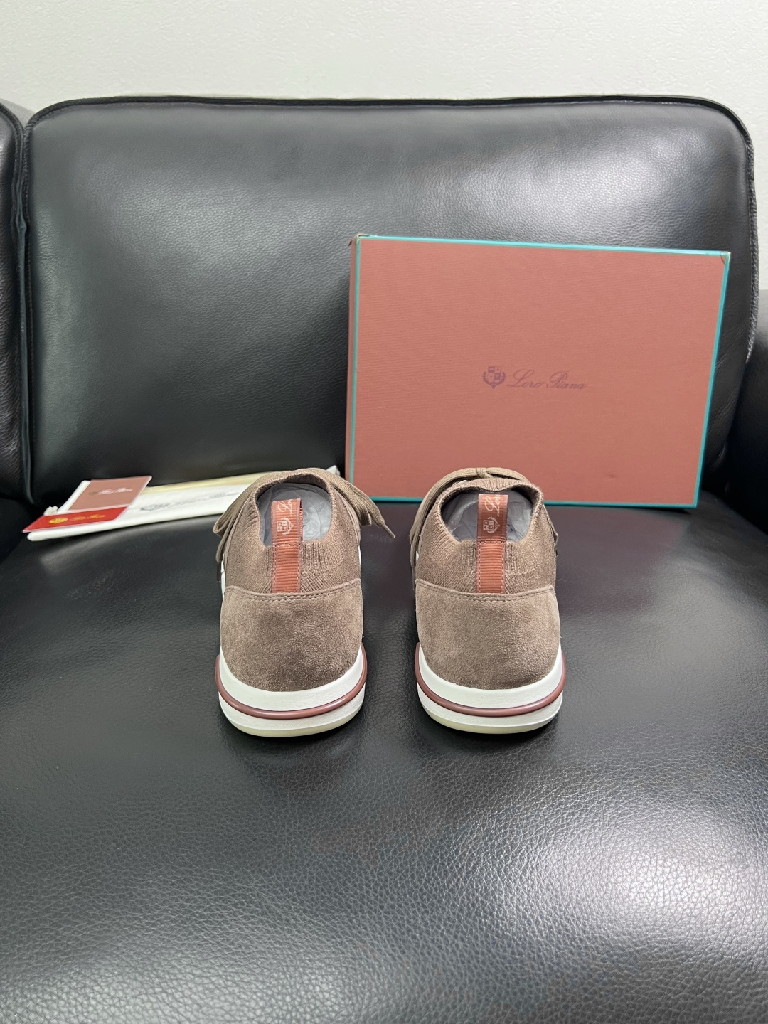 Loro Piana  高品质  顶级工艺品  诺悠翩雅  新品专柜同步原厂配置，鞋面意大利进口飞织牛皮