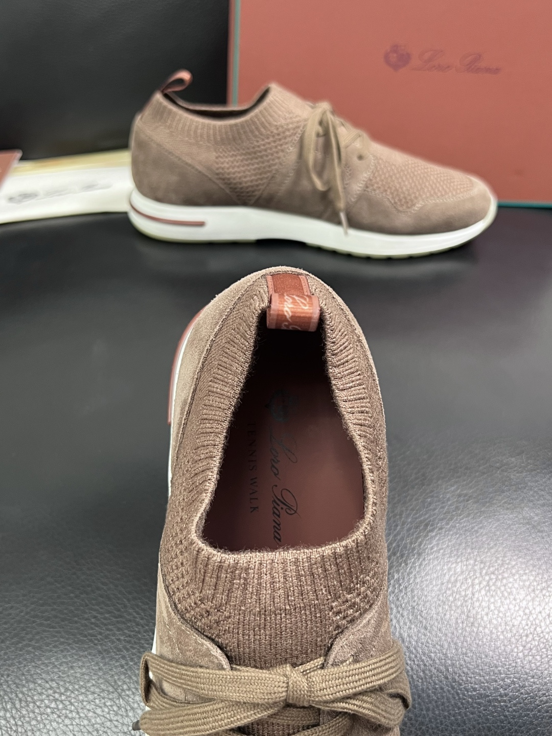 Loro Piana  高品质  顶级工艺品  诺悠翩雅  新品专柜同步原厂配置，鞋面意大利进口飞织牛皮