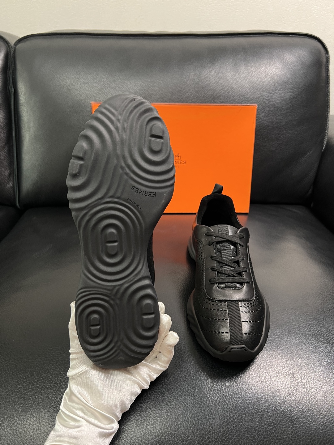 Hermes  高品质  顶级工艺品  爱马仕 专柜同步发售原厂配置，意大利进口原版牛皮面料，高品质拼接