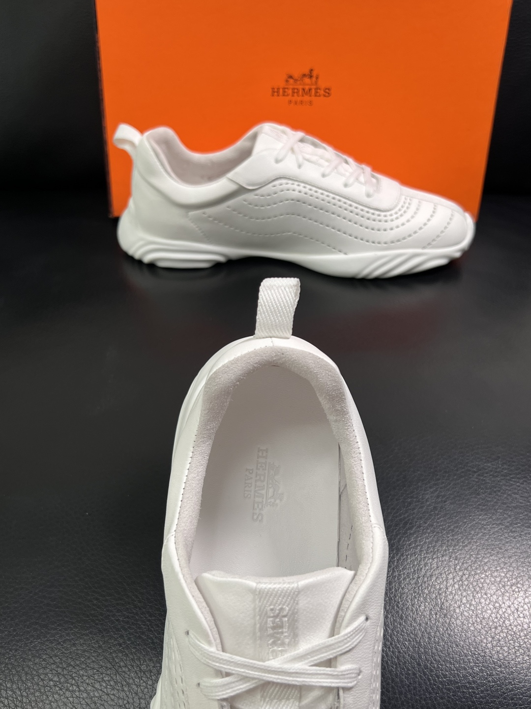 Hermes  高品质  顶级工艺品  爱马仕 专柜同步发售原厂配置，意大利进口原版牛皮面料，高品质拼接