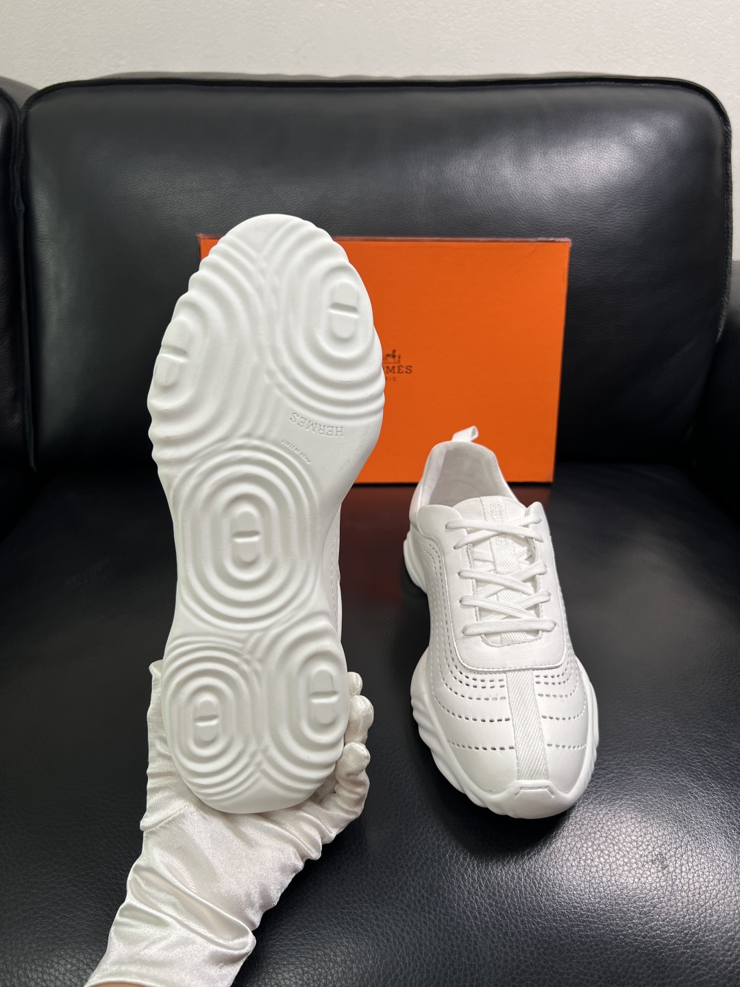 Hermes  高品质  顶级工艺品  爱马仕 专柜同步发售原厂配置，意大利进口原版牛皮面料，高品质拼接