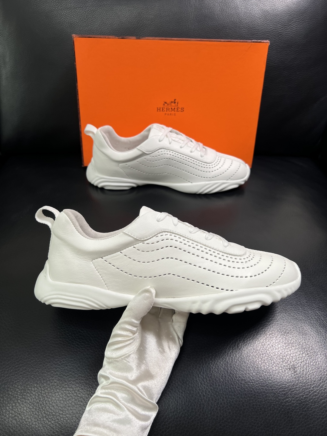 Hermes  高品质  顶级工艺品  爱马仕 专柜同步发售原厂配置，意大利进口原版牛皮面料，高品质拼接
