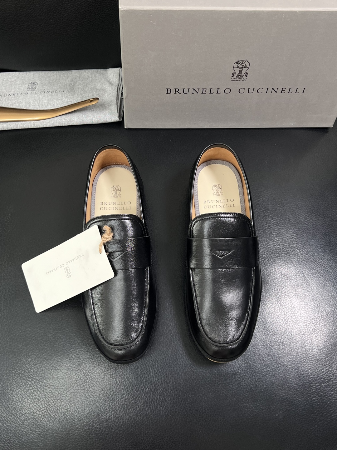 Brunello Cucinelli  高品质 顶级工艺品  BC  专柜同步原厂配置，意大利进口牛皮面