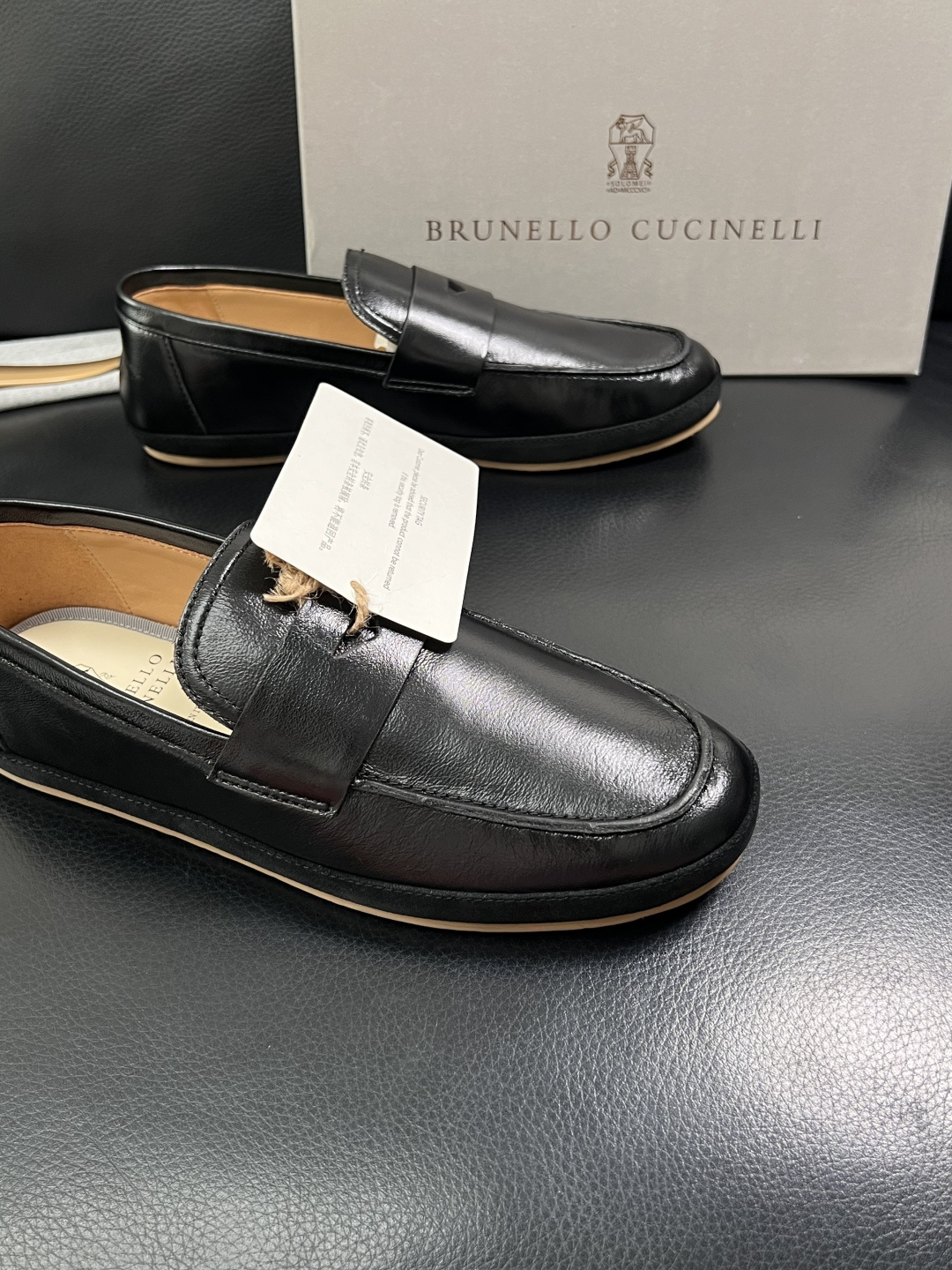 Brunello Cucinelli  高品质 顶级工艺品  BC  专柜同步原厂配置，意大利进口牛皮面