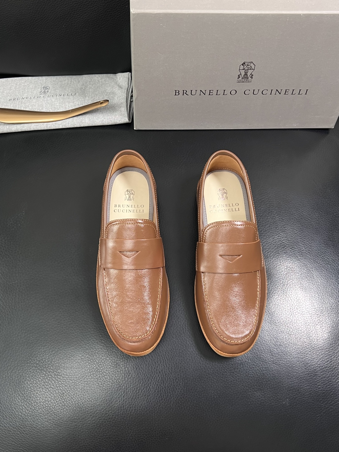 Brunello Cucinelli  高品质 顶级工艺品  BC  专柜同步原厂配置，意大利进口牛皮面