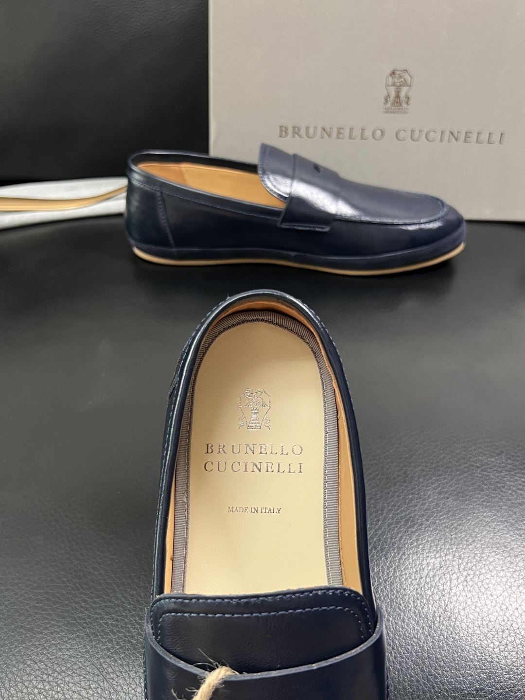 Brunello Cucinelli  高品质 顶级工艺品  BC  专柜同步原厂配置，意大利进口牛皮面